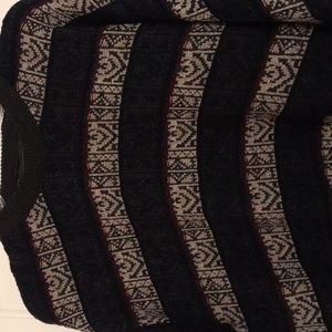 ESSEX Sweater label faded Looks like a Size Large Navy, burgandy,& Gray colors